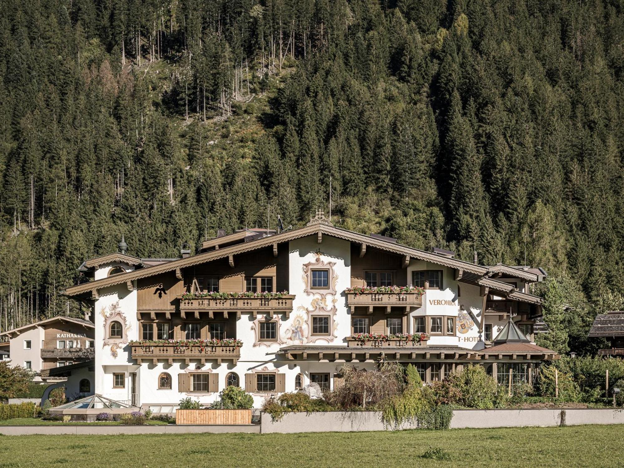 Apparthotel "Landhaus Veronika" Mayrhofen Eksteriør bilde
