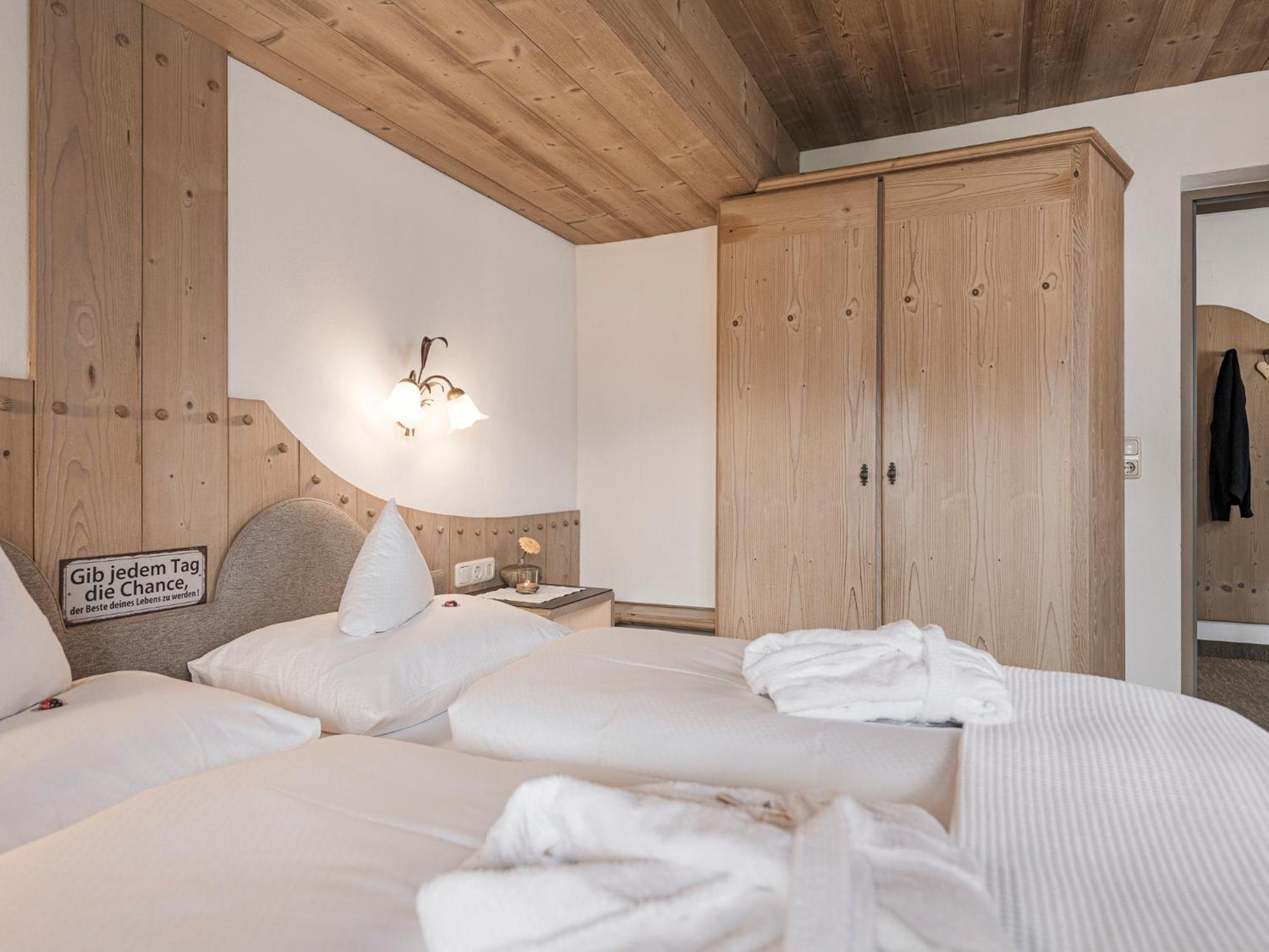 Apparthotel "Landhaus Veronika" Mayrhofen Eksteriør bilde