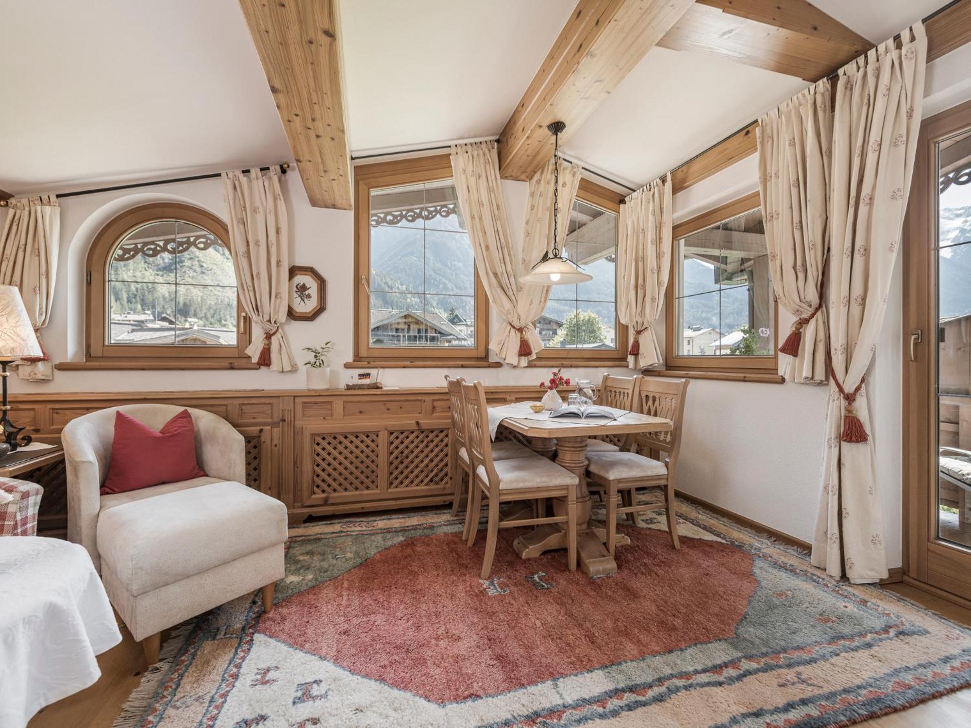 Apparthotel "Landhaus Veronika" Mayrhofen Eksteriør bilde