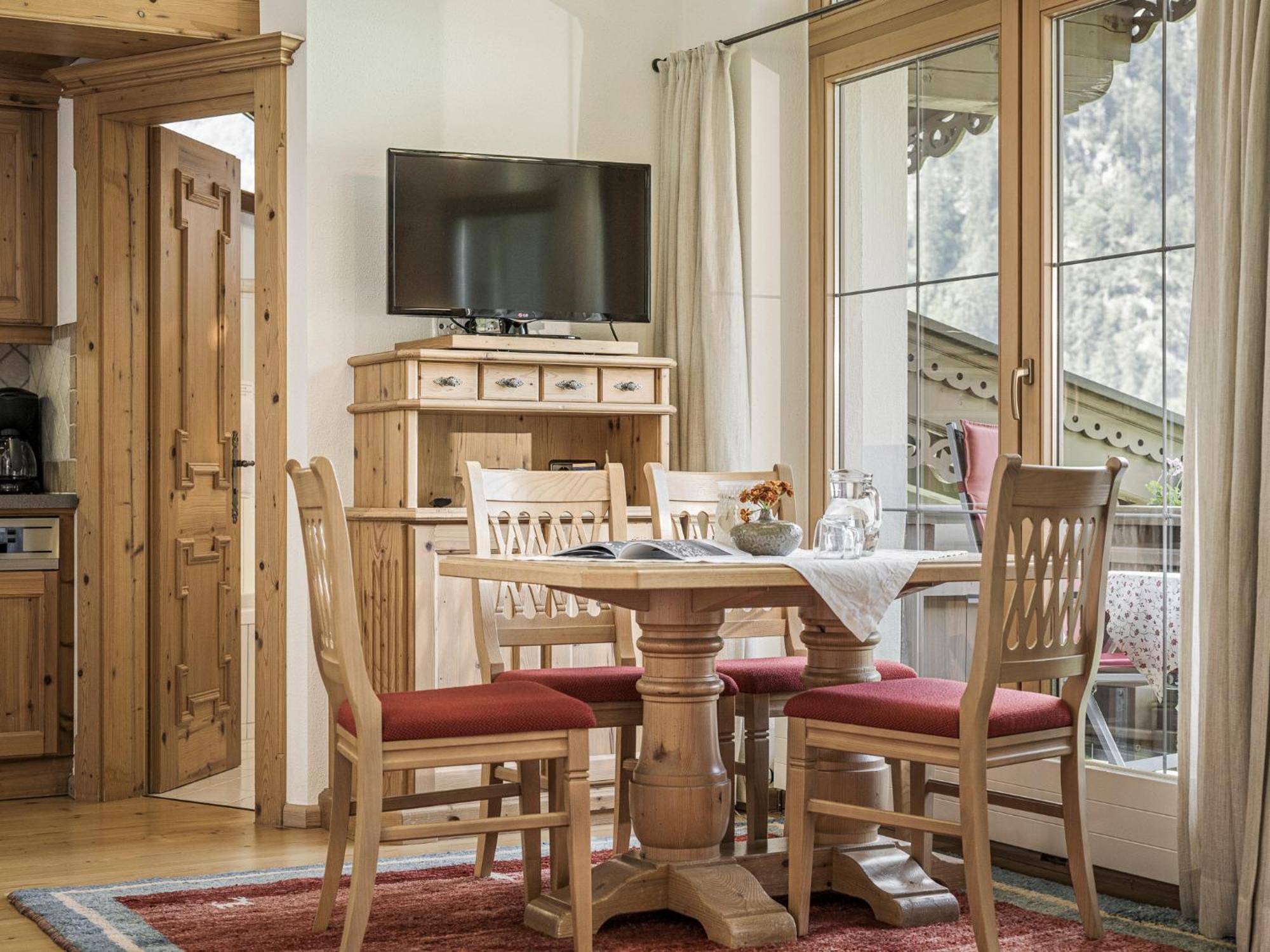 Apparthotel "Landhaus Veronika" Mayrhofen Eksteriør bilde